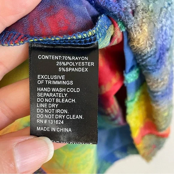 Calessa Tie Dye Asymmetrical Hem Art To Wear Top Size 1X - Picture 5 of 5